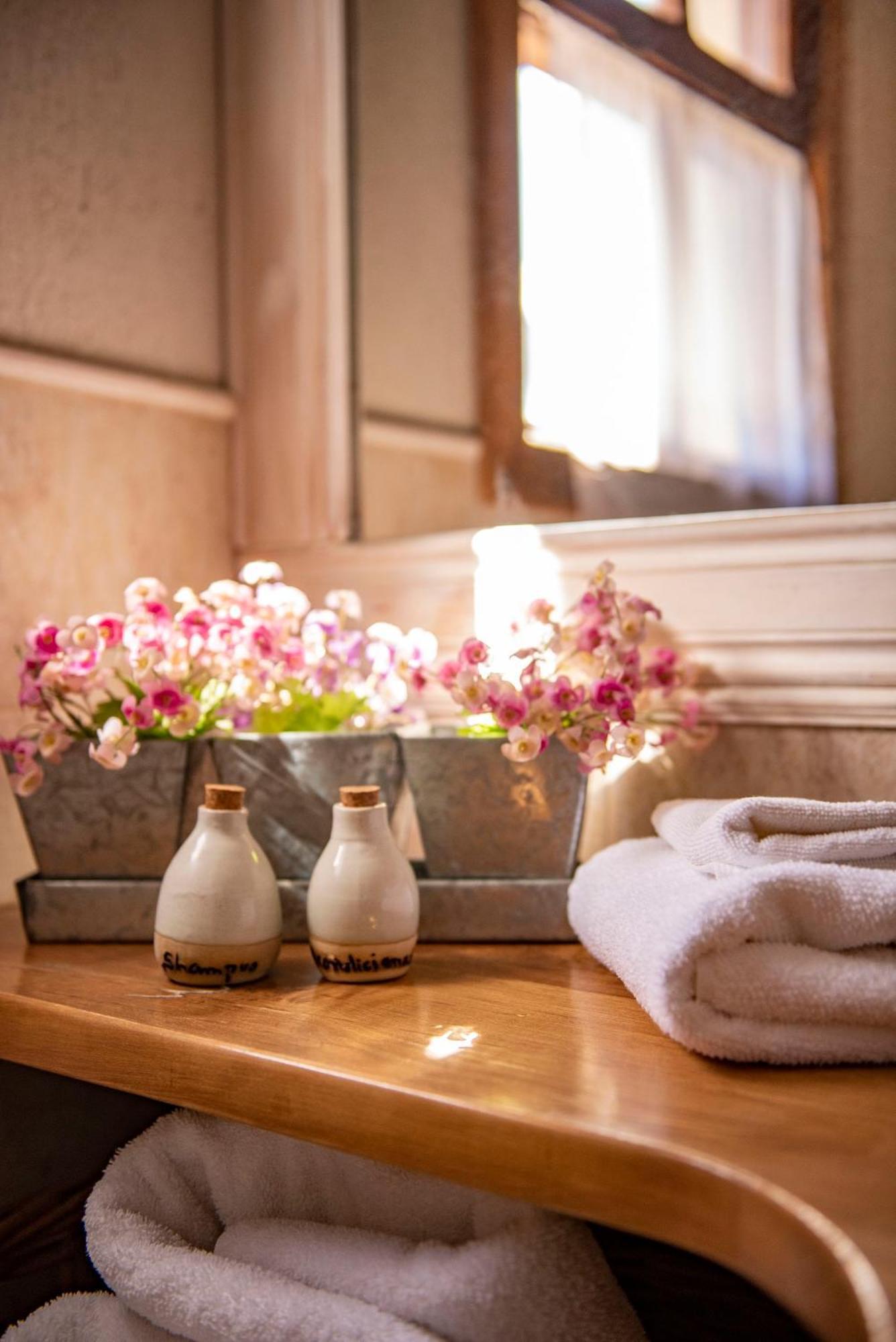 Arelauquen Bungalows & Suites San Carlos de Bariloche Exterior photo
