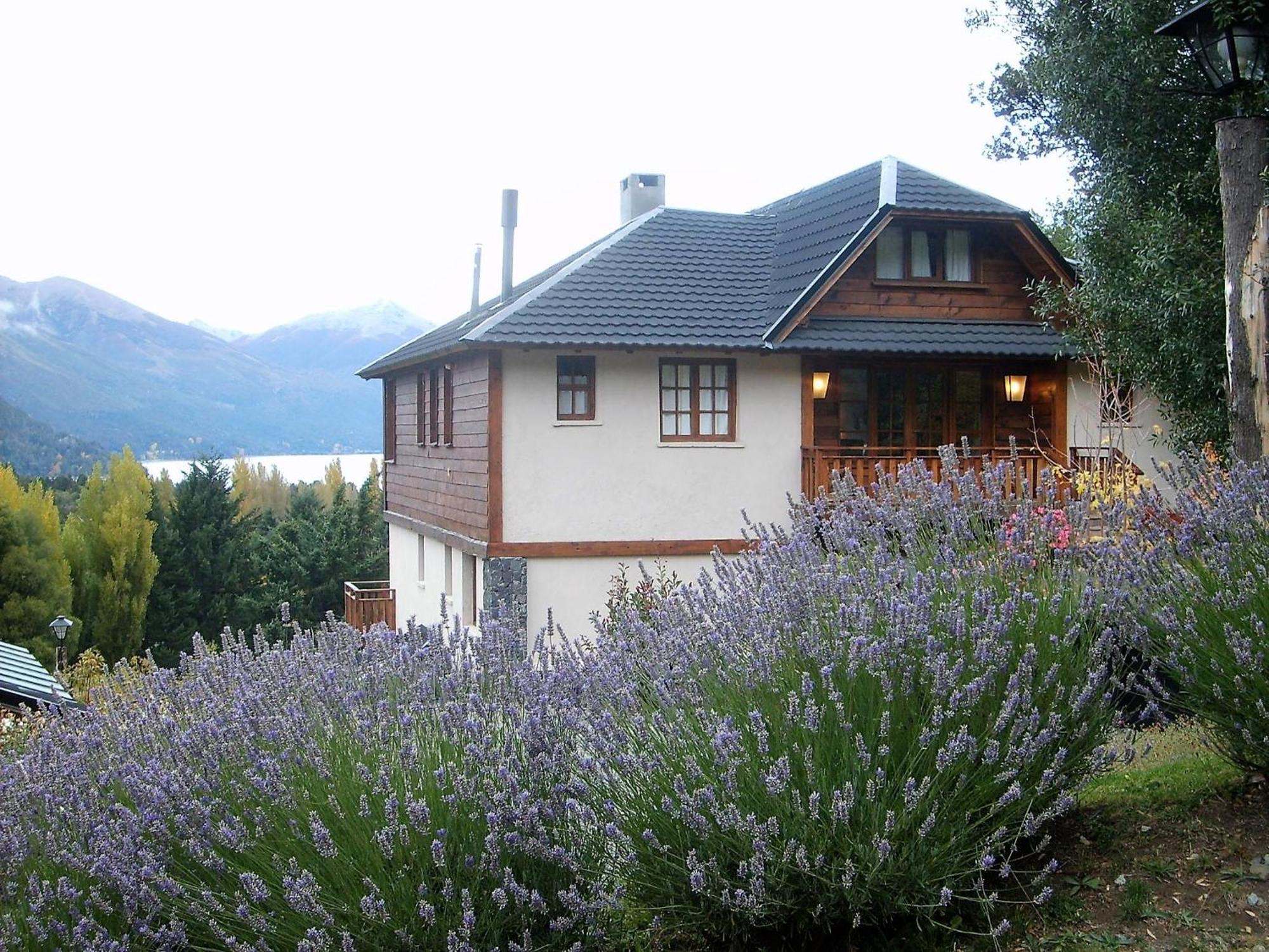 Arelauquen Bungalows & Suites San Carlos de Bariloche Exterior photo