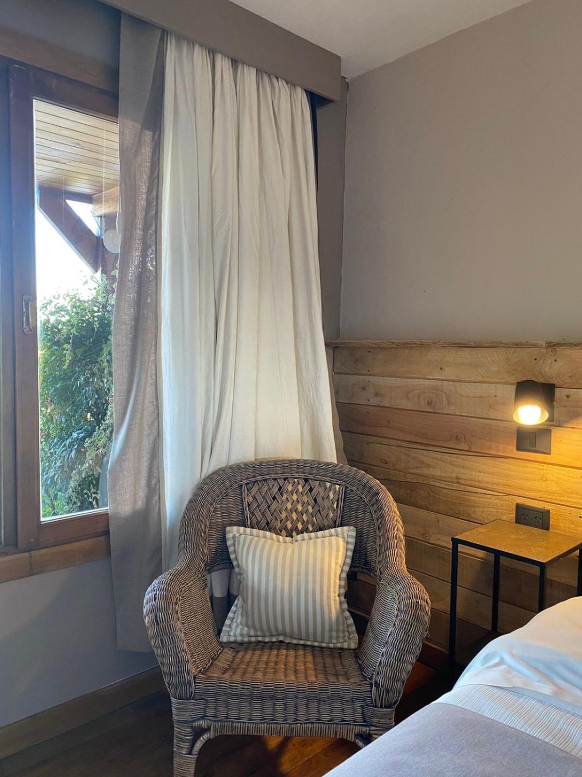 Arelauquen Bungalows & Suites San Carlos de Bariloche Exterior photo